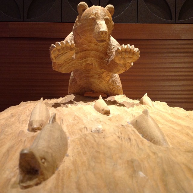 阿寒湖温泉の木彫り熊