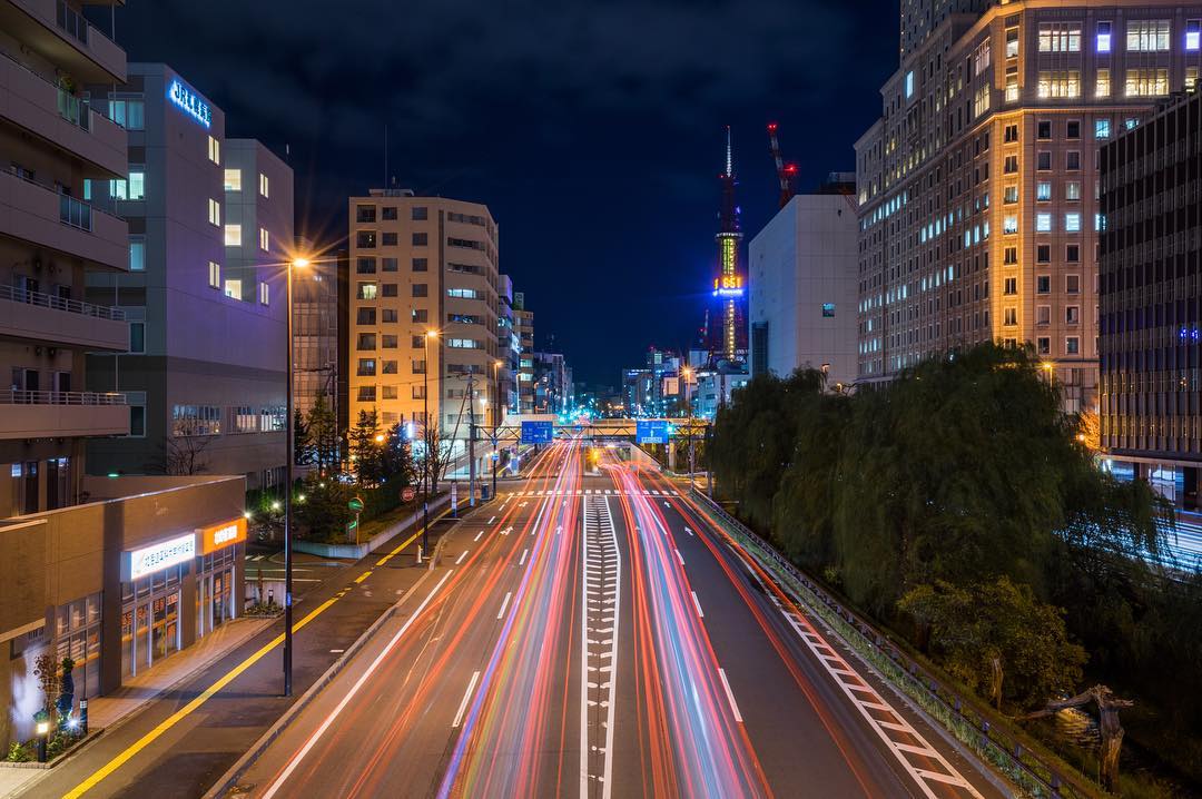 歩道橋から見た夜の札幌