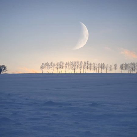 美瑛町の美しい空と月