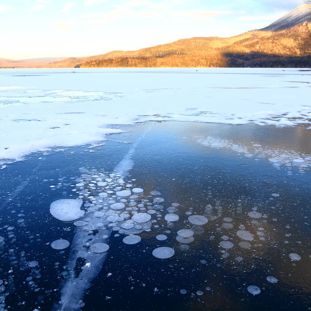 Ice bubble in Lake Akan