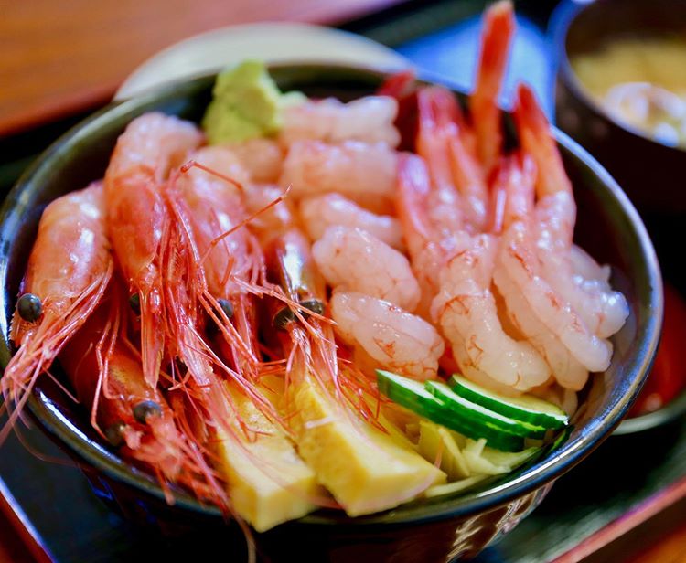 Sweet shrimp bowl in Mashike
