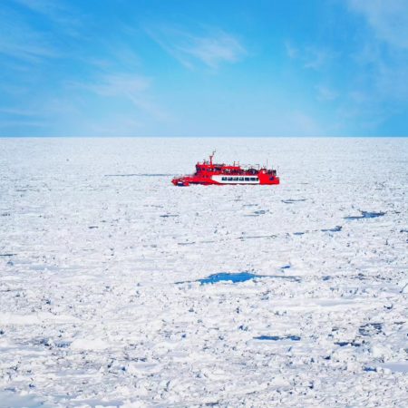 Drift ice and icebreaker Garinko (Mombetsu)
