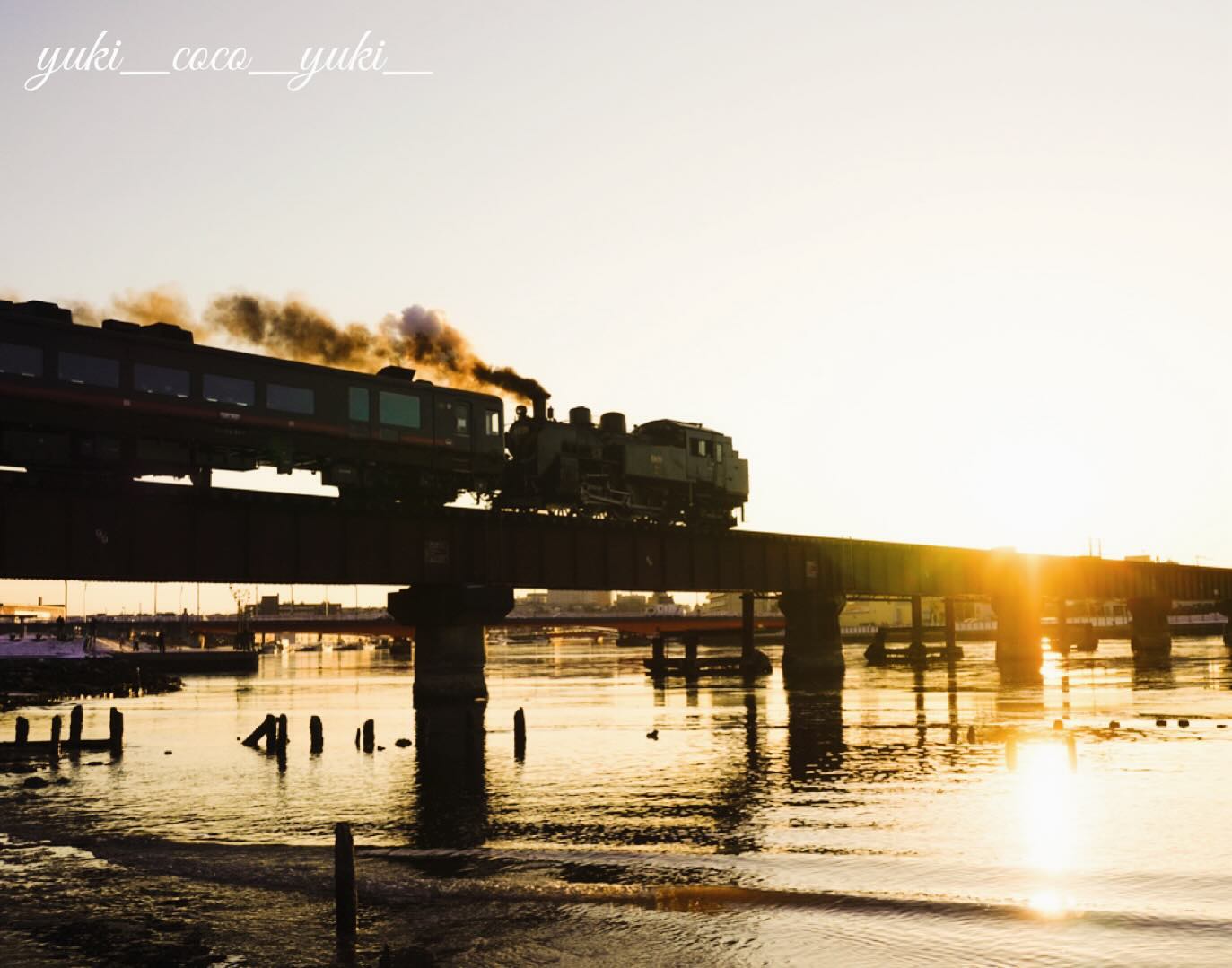 Steam locomotive heading towards the sunset(Kushiro)