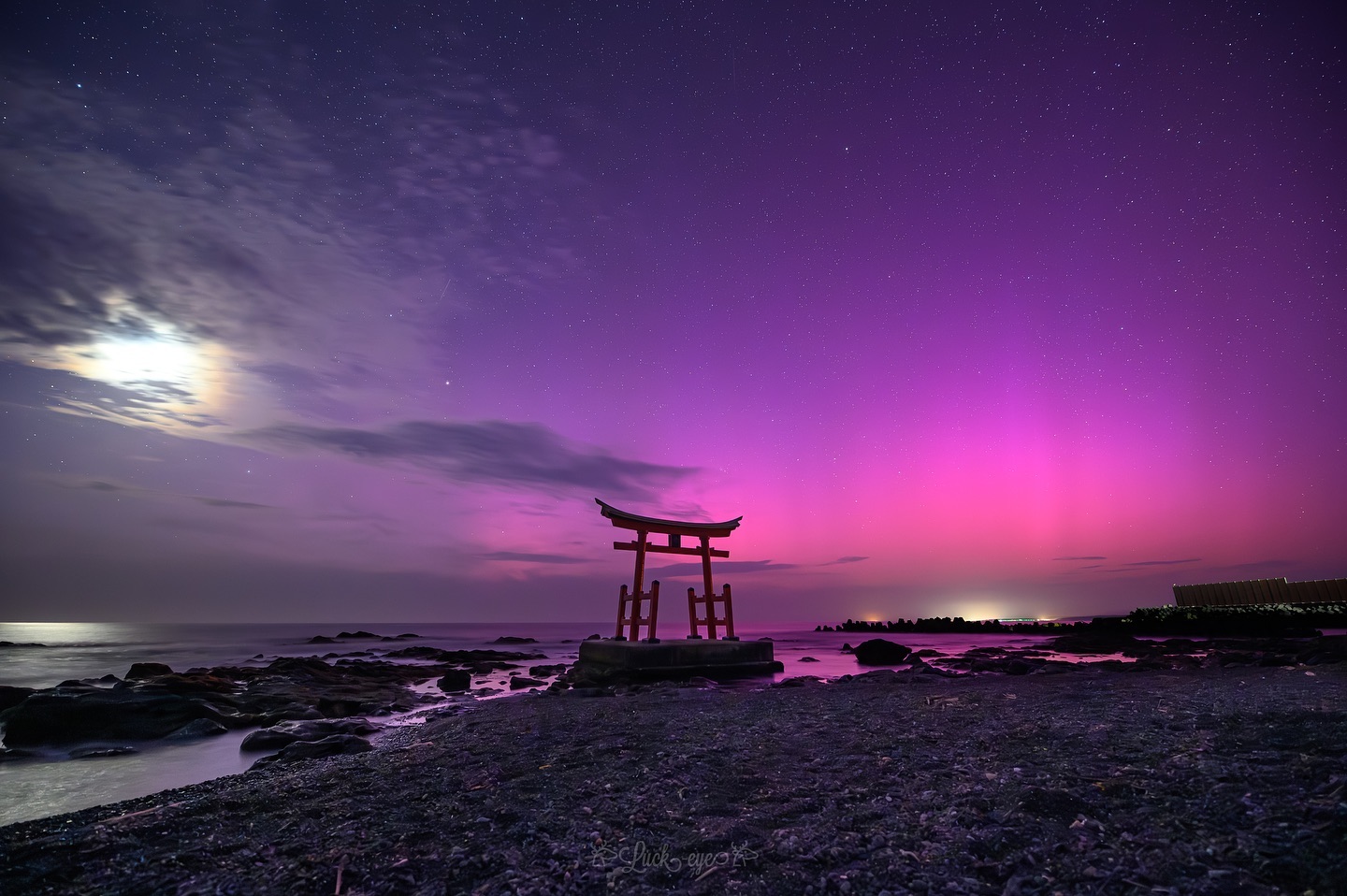 Aurora and Torii(Shosanbetsu)