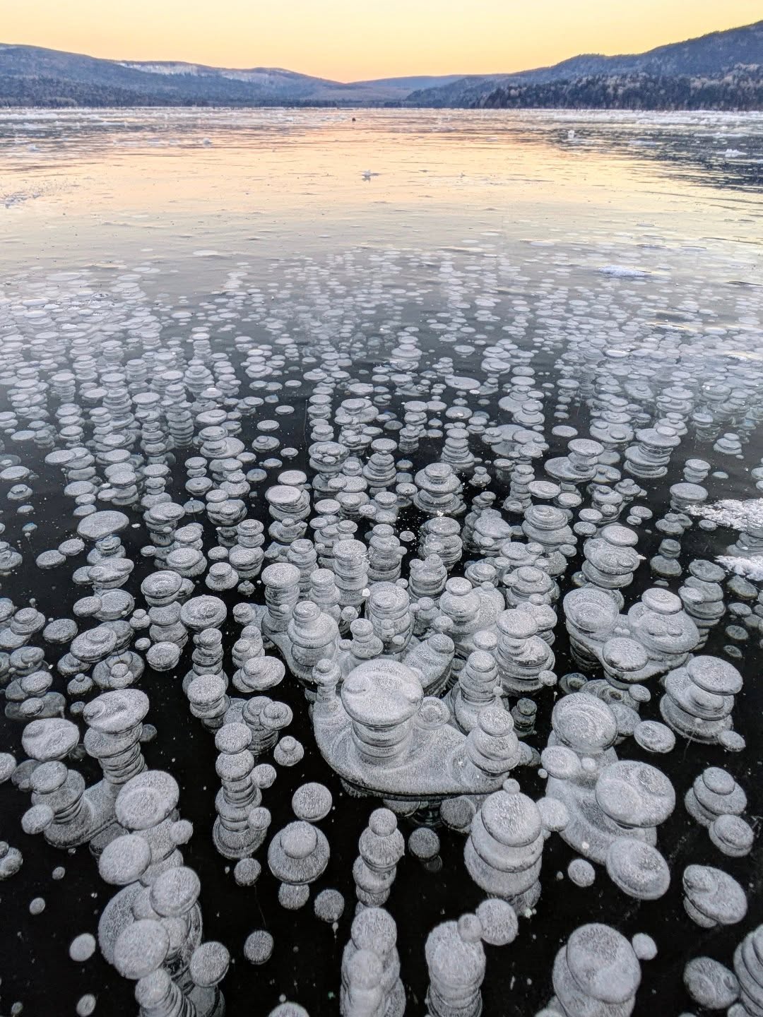 阿寒湖のアイスバブル（釧路市）